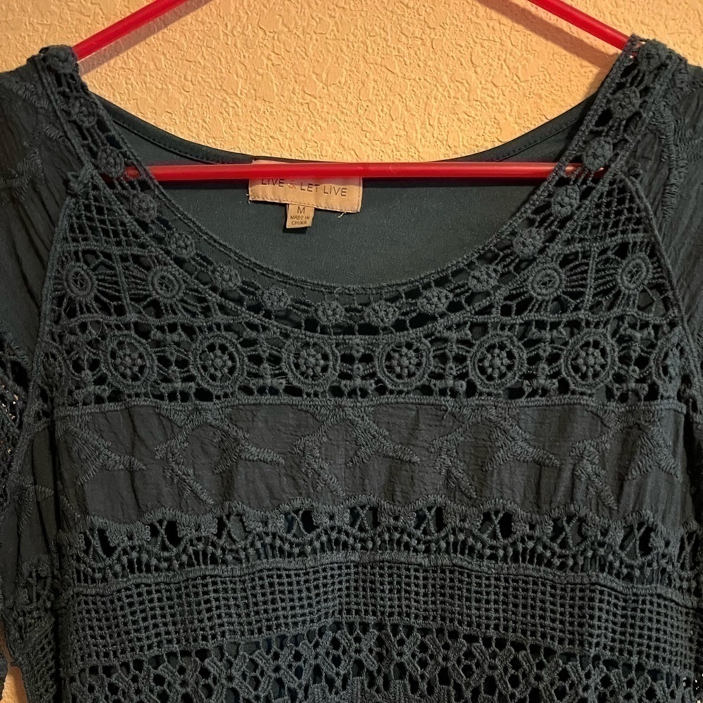 Live and Let Live Blue Lace Top Size Medium - Picture 2 of 6